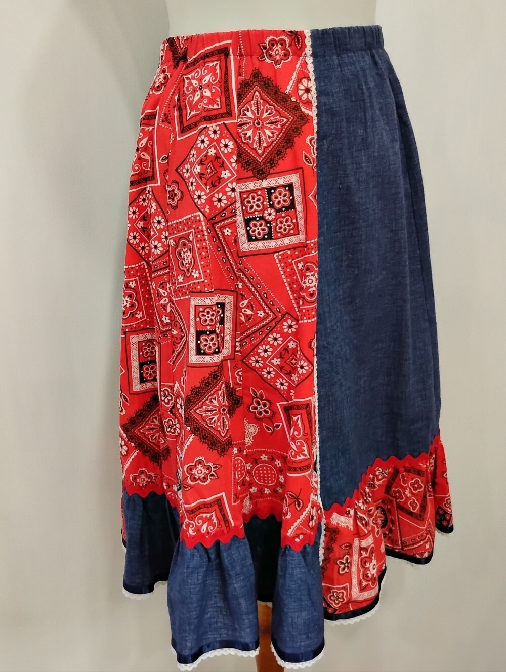 VINTAGE LITTLE HOUSE CREATIONS SKIRT